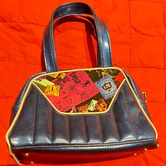 ONE TIME PRICE -- THEN IT'S GONE!  WICKED PURSES -- CANADA RETRO-STYLED PURSE - Picture 3 of 9